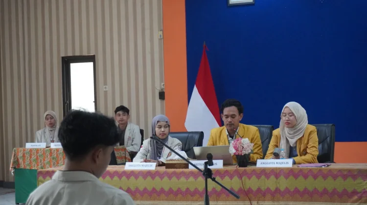 Mahasiswa Magang Bawaslu Banyumas Simulasikan Sidang Sengketa Pemilu