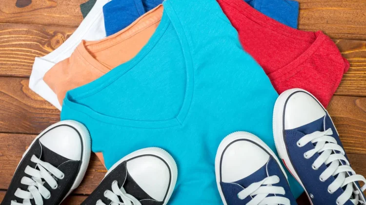 Trend Kaos Polos: Minimalis tapi Tetap Stylish, Ini Kuncinya