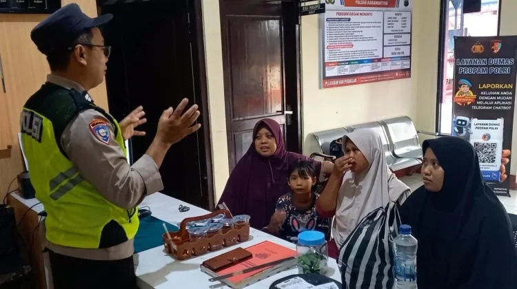 Polsek Karanganyar dan Warga Bantu Bocah Tersesat Bertemu Keluarga