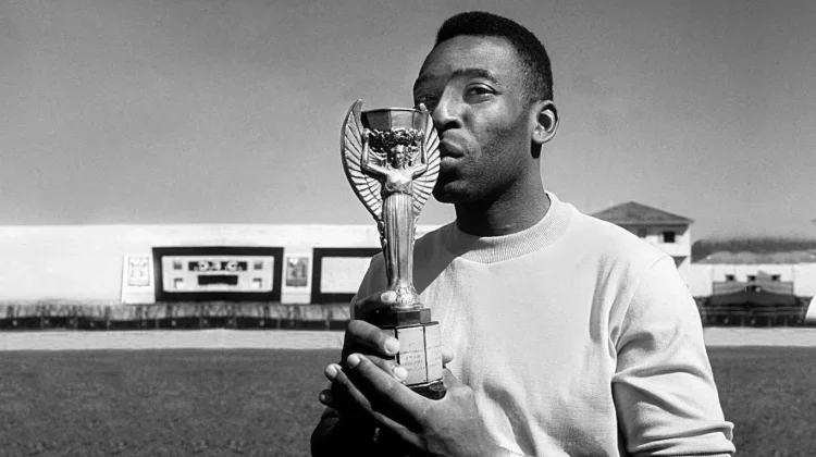Pele dan Tiga Mahkota Piala Dunia