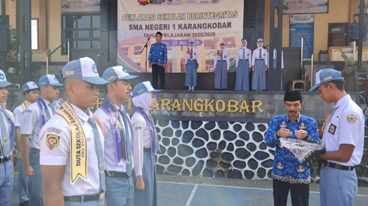 SMAN 1 Karangkobar Gelar Upacara Harkitnas dan Deklarasi Sekolah Ramah Anak