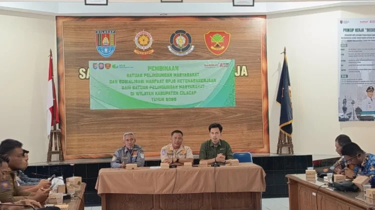 Satlinmas Cilacap Dapat Sosialisasi Perlindungan BPJS Ketenagakerjaan
