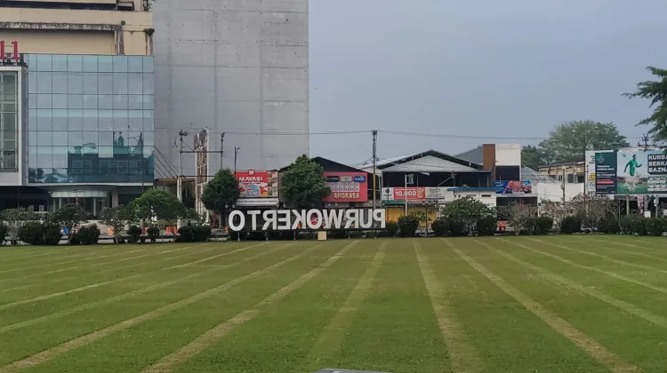 Area Rumput Alun-alun Purwokerto Kembali Dibuka