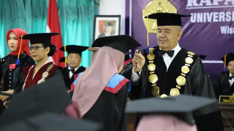 Unwiku Purwokerto Wisuda Ratusan Mahasiswa