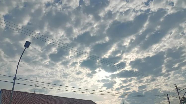 Cuaca Purwokerto Selasa Ini Didominasi Hujan, Warga Diminta Waspada