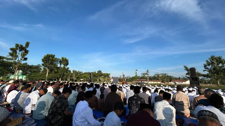 Antusias Warga Cikidang Sambut Idul Adha Penuh Khidmat