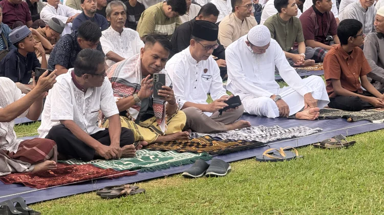 Umat Nonmuslim Bantu Salat Id di Purwokerto