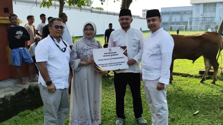 Ikatan Notaris Banyumas Salurkan Sapi Kurban ke Lapas Purwokerto
