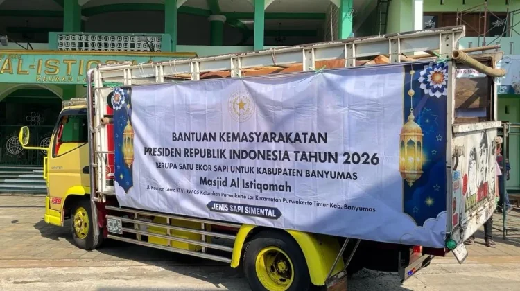 Presiden Prabowo Salurkan Dua Sapi Kurban untuk Masyarakat Banyumas