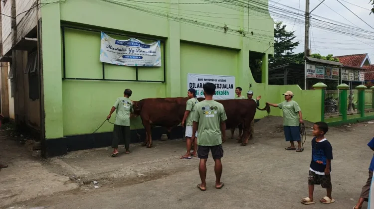 Yayasan Daruljannah Sokaraja Salurkan 626 Kantong Daging untuk Warga
