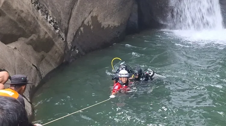 Tim SAR Gabungan Evakuasi Korban Tenggelam Curug Rambukasang