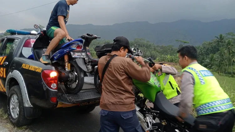 Polsek Bobotsari Bubarkan Balap Liar, Tiga Sepeda Motor Diamankan