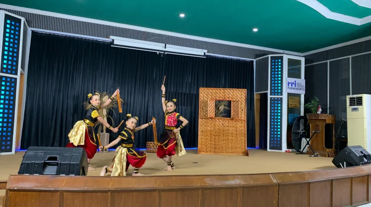Siaran Indonesia Layak Anak RRI Jadi Media Pembelajaran Interaktif Anak