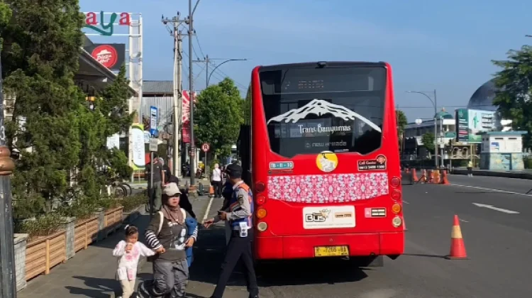 Trans Jateng dan Trans Banyumas Permudah Akses Warga ke CFD Alun-alun Purwokerto