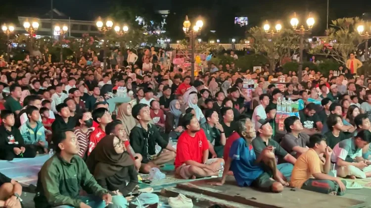 Nobar Timnas Indonesia Bawa Berkah bagi Pelaku UMKM di Alun-Alun Purwokerto