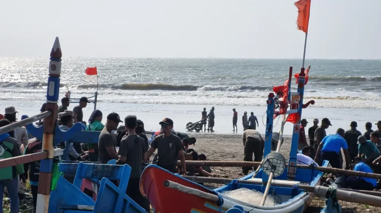 Nelayan dan Warga Pesisir Jadi Garda Depan Penjaga Kelestarian Laut Cilacap
