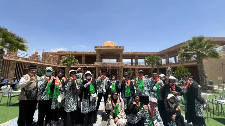 Jemaah Kloter 73 Asal Banyumas  Berziarah Tempat Bersejarah di Thaif