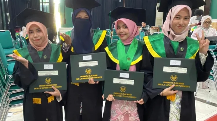 Enam Mahasiswa Asal Thailand Lulus dari UIN Saizu Purwokerto