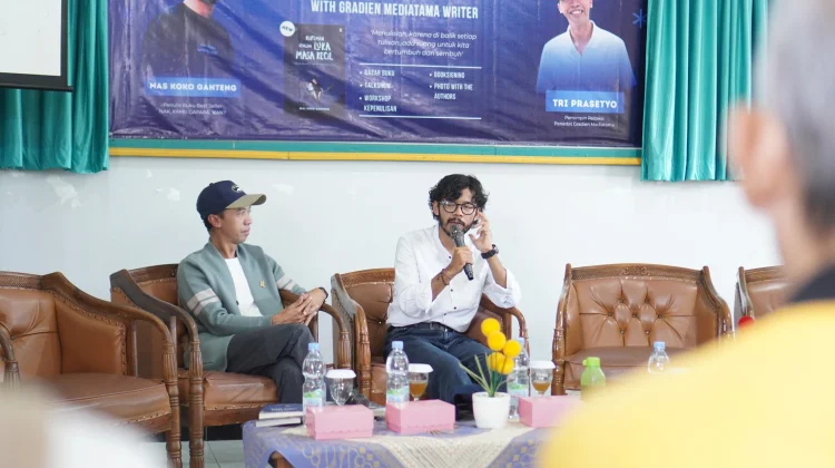 Bedah Buku Perkuat Literasi Siswa SMKN 1 Purwokerto