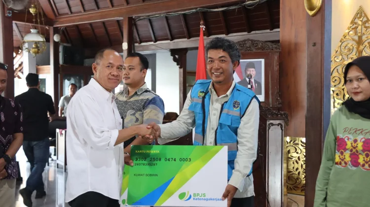 2.000 Pekerja Rentan Banyumas Dapat Perlindungan Sosial
