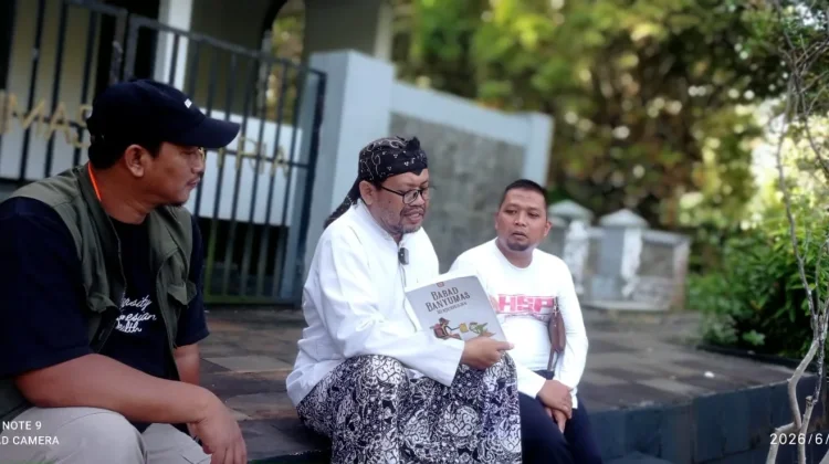 Telusuri Jejak Leluhur, Tim Jelajah Babad Sambangi Dua Makam Bersejarah