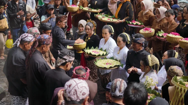 Ruwat Bumi Guci 2026, Wabup Tegal Ajak Masyarakat Perkuat Gotong Royong