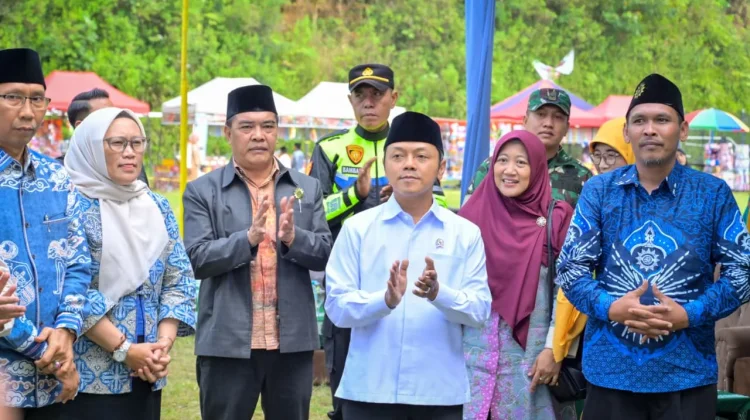 Dorong APK Menengah Atas Banjarnegara, Wamendikdasmen Dukung MBS Wanayasa