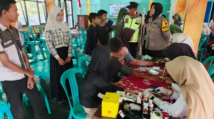 Peduli Generasi Muda, Polsek Kalimanah Gelar Pemeriksaan Kesehatan Remaja