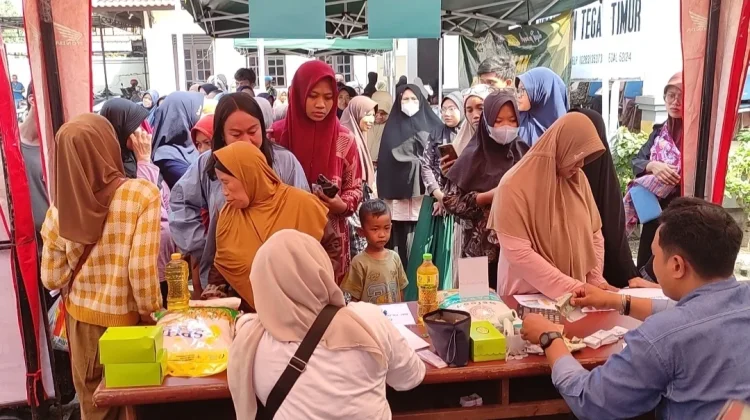 Pemkot Tegal Gelar Gerakan Pangan Murah, Warga Antusias Berburu Sembako Murah