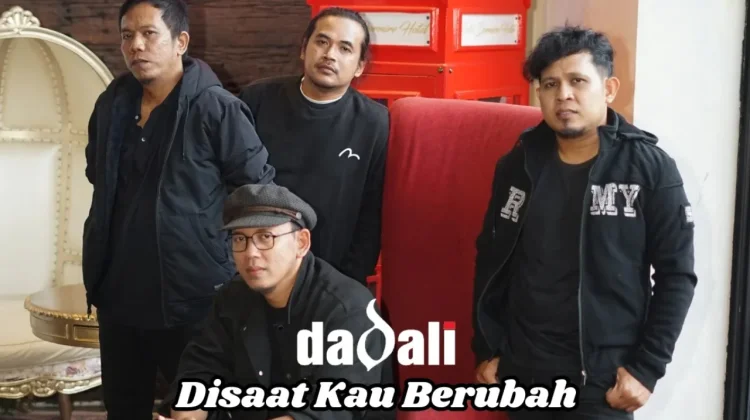 Tak Semua Cinta Berakhir dengan Kata Pisah, tapi "Disaat Kau Berubah"