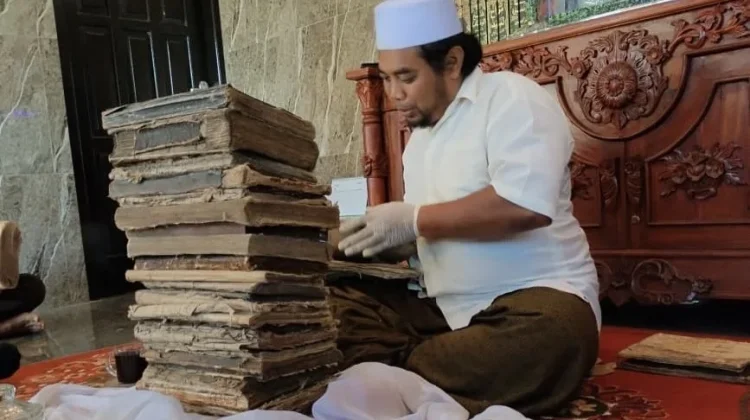 Puluhan Naskah Kuno Ditemukan di Cilacap, Simpan Rekam Jejak Sejarah Daerah