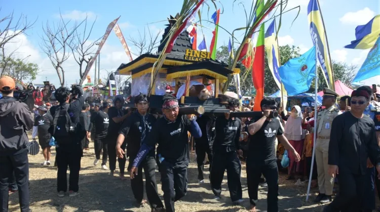 Festival Nelayan Cilacap Angkat Tradisi Pesisir ke Panggung Pariwisata