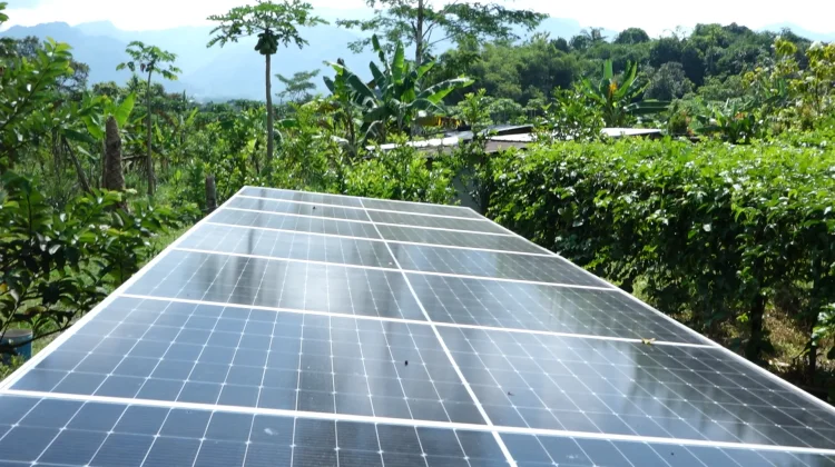 Panel Surya Dukung Operasional Agroeduwisata Artansi Candra Kahuripan