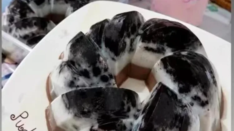 Puding Oreo Lapis Coklat: Cantik Buat Hantaran dan Arisan