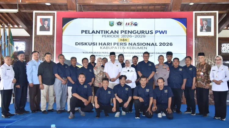 Pelantikan PWI Kebumen, Bupati: Pentingnya Informasi Terverifikasi bagi Publik