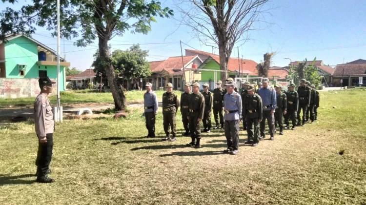 Polsek Kedungbanteng Bekali Linmas Jaga Kamtibmas Desa