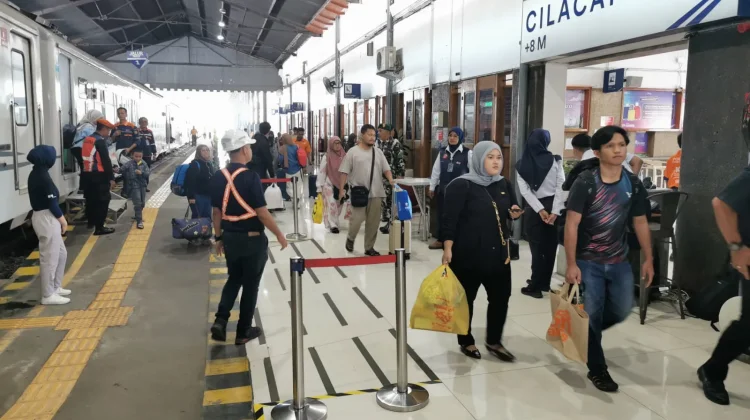 Liburan Sekolah, Jumlah Penumpang Kereta di Stasiun Cilacap Naik 7 Persen