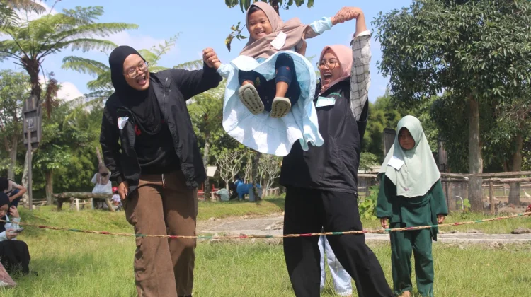 Dompet Dhuafa Ajak Anak Yatim Edutrip di Menggala Ranch