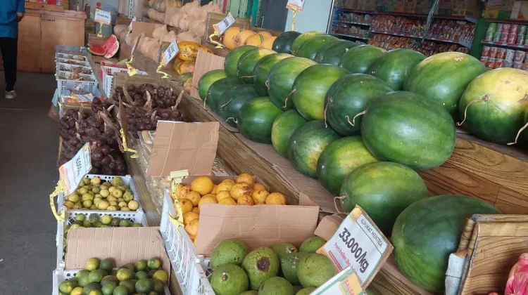 Toko Buah Kian Berkembang Berkat Dukungan Konsumen Setia