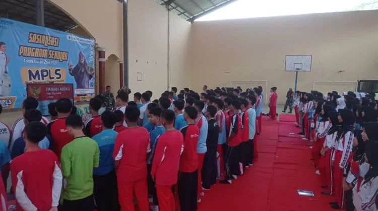 MPLS SMAN 1 Sigaluh Perkuat Disiplin lewat Latihan Bersama TNI