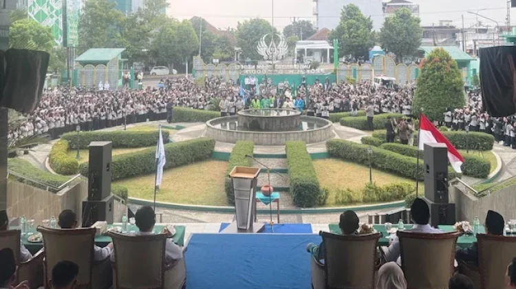 Delapan Mahasiswa UIN Saizu KKN di Malaysia