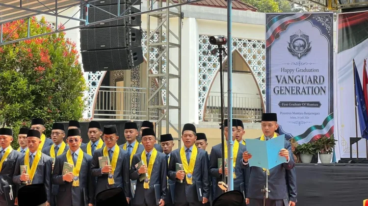 Ponpes Mumtaza Banjarnegara Gelar Wisuda Perdana Alumni