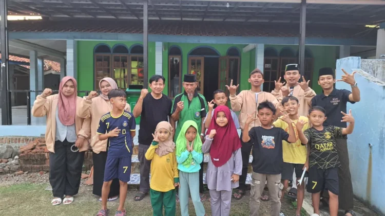Mahasiswa KKN UNUGHA Dampingi Kegiatan Rashdul Kiblat di Desa Kedunggede Lumbir