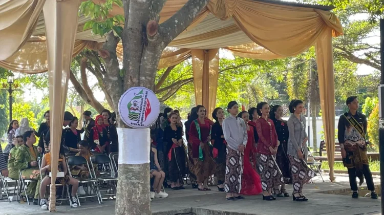 Festival Banjoemas Kota Lama Lestarikan Keindahan Kebaya dan Batik