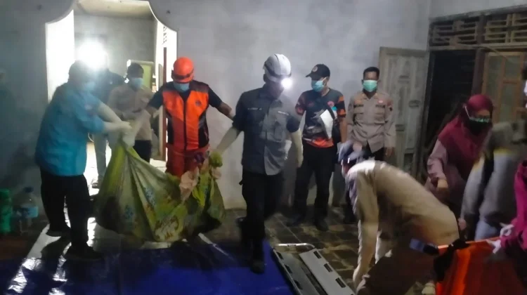 Warga Pengadegan Ditemukan Meninggal di Dalam Rumah, Polisi Lakukan Pemeriksaan