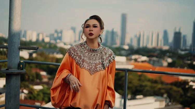 Ria Resty Fauzy Rayakan 40 Tahun Berkarya, Bangkit lewat "Rindu Yang Menyiksa"