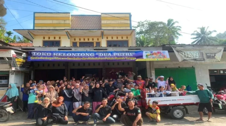 Mahasiswa KKN Unugha Gelar Kerja Bakti Massal di Desa Kutabima