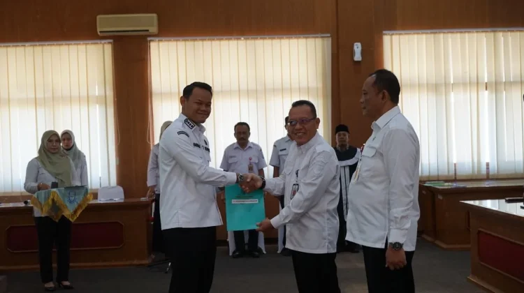 Bupati Purbalingga Lantik Staf Ahli Bupati Bidang Perekonomian dan Pembangunan