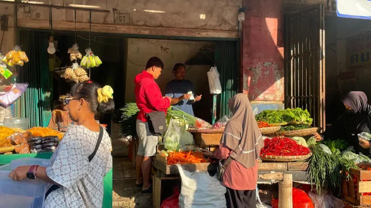 Harga Sayuran di Pasar Wage Purwokerto Melonjak, Penjualan Pedagang Menyusut