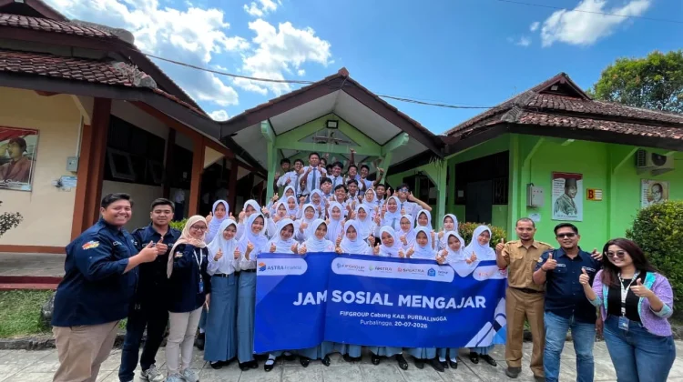 Siswa SMAN 1 Rembang Antusias Belajar Asuransi lewat Game